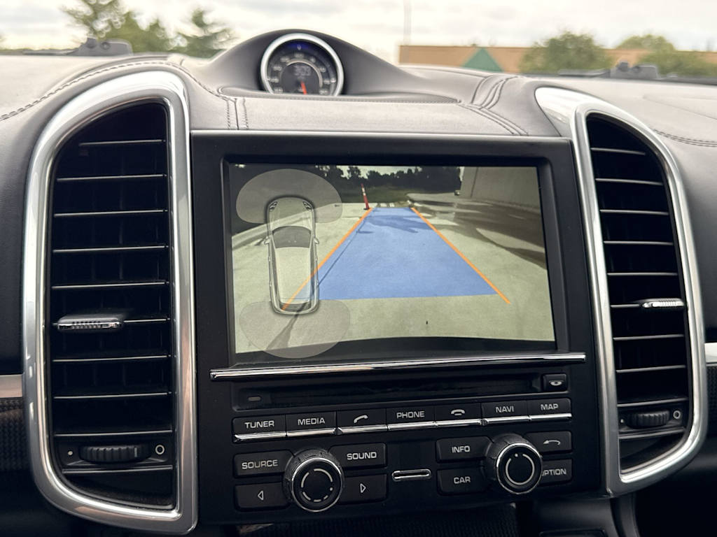 Thumbnail: 2016 Porsche Cayenne - 35