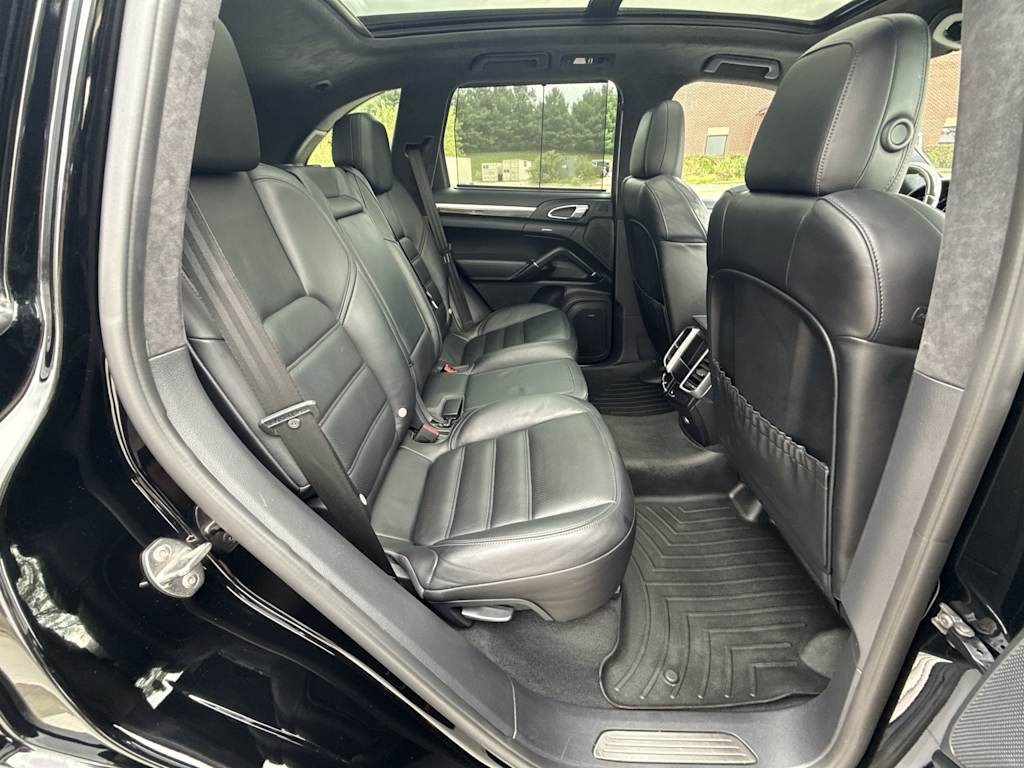 Thumbnail: 2016 Porsche Cayenne - 28