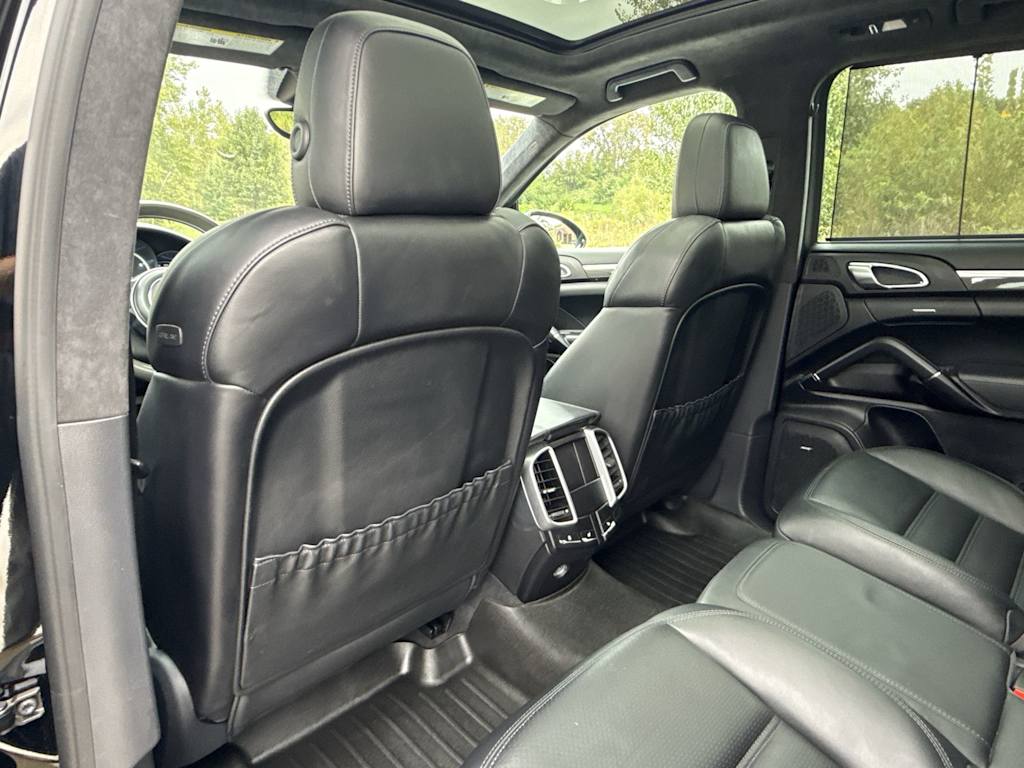 Thumbnail: 2016 Porsche Cayenne - 13