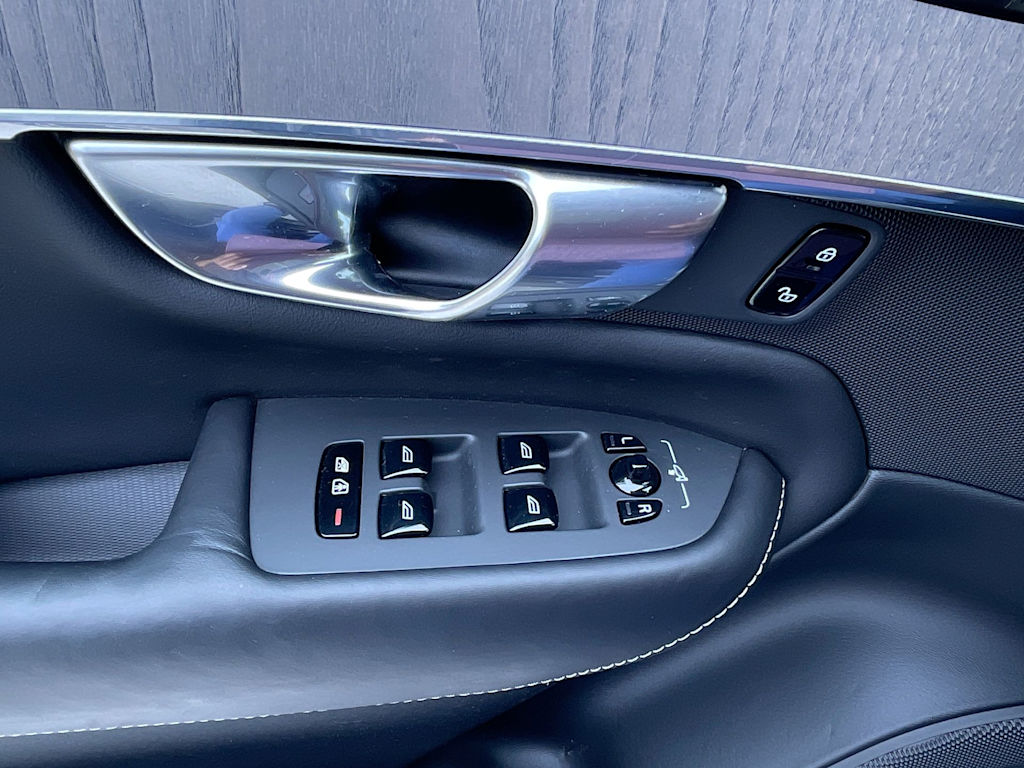 Thumbnail: 2020 Volvo XC90 - 31