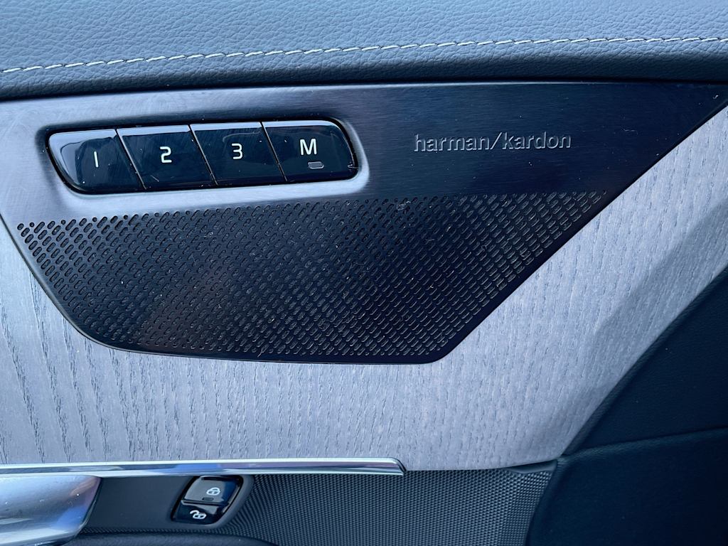 Thumbnail: 2020 Volvo XC90 - 38