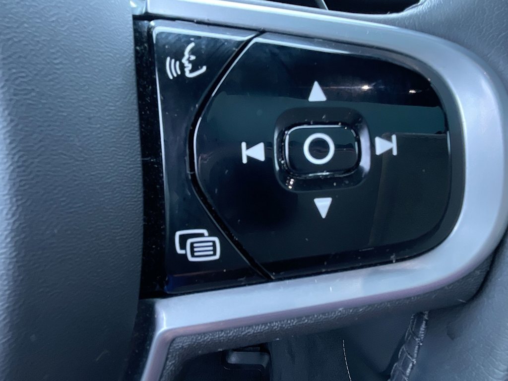 Thumbnail: 2020 Volvo XC90 - 34