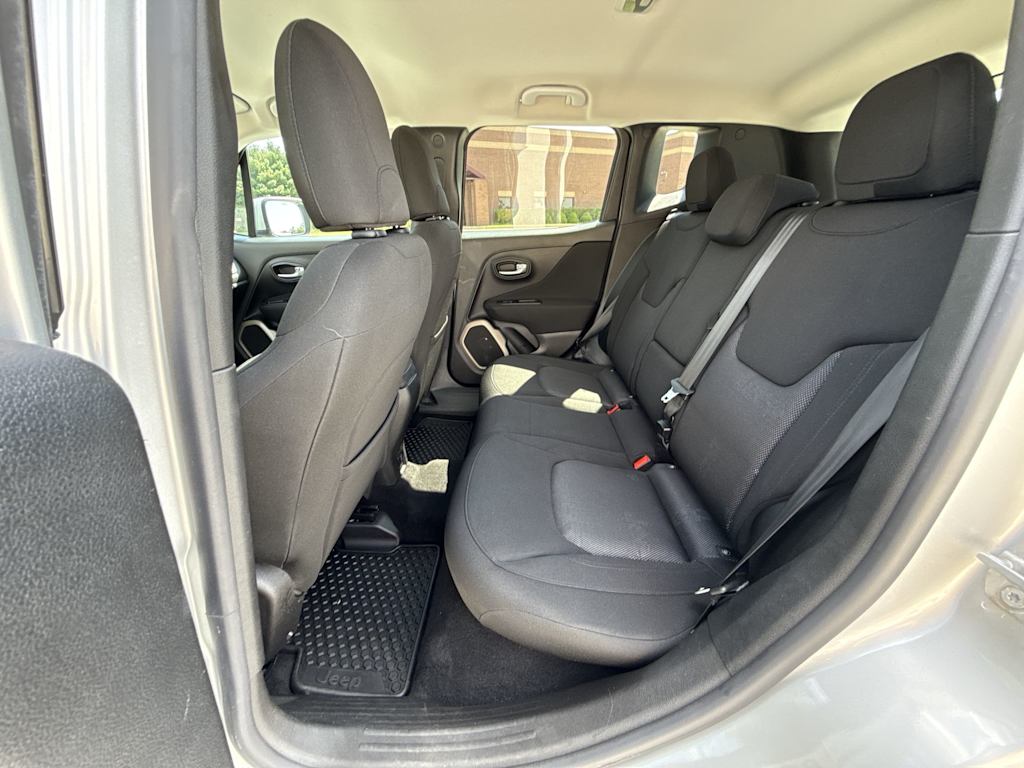 Thumbnail: 2016 Jeep Renegade - 28