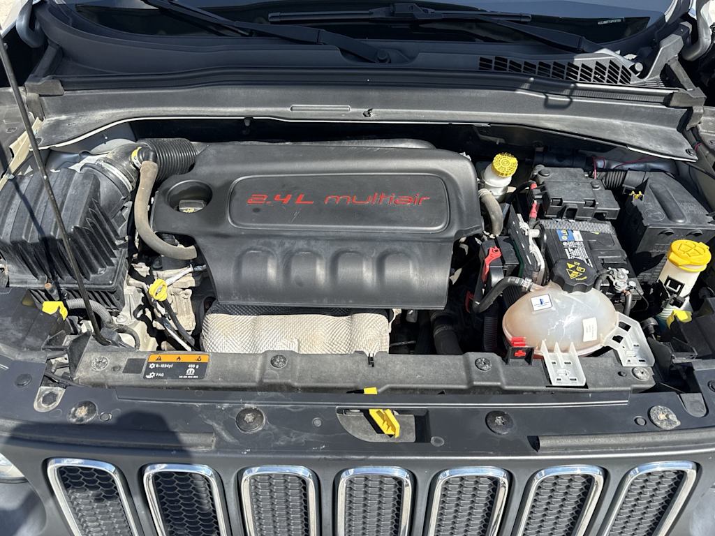 Thumbnail: 2016 Jeep Renegade - 9