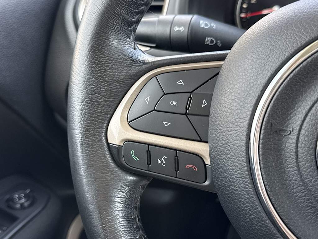Thumbnail: 2016 Jeep Renegade - 31
