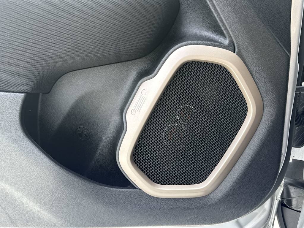 Thumbnail: 2016 Jeep Renegade - 36