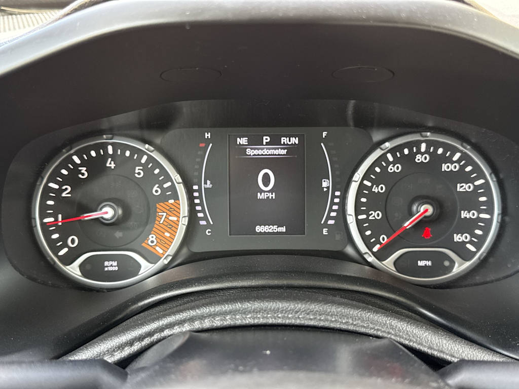 Thumbnail: 2019 Jeep Renegade - 16