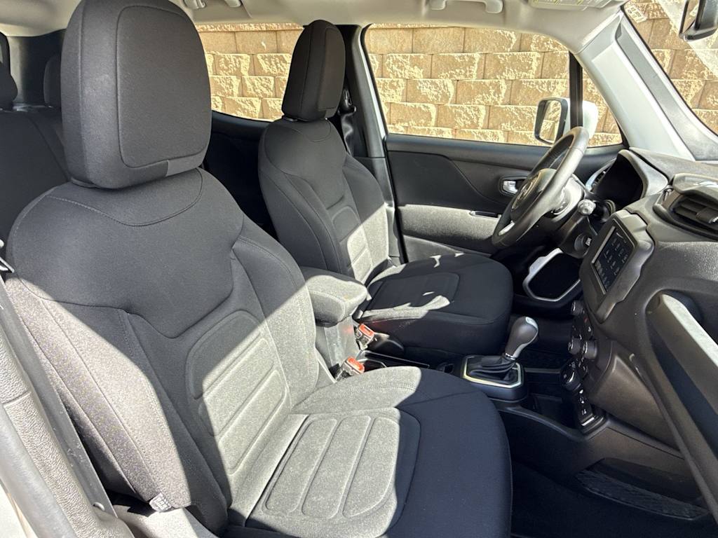 Thumbnail: 2019 Jeep Renegade - 29