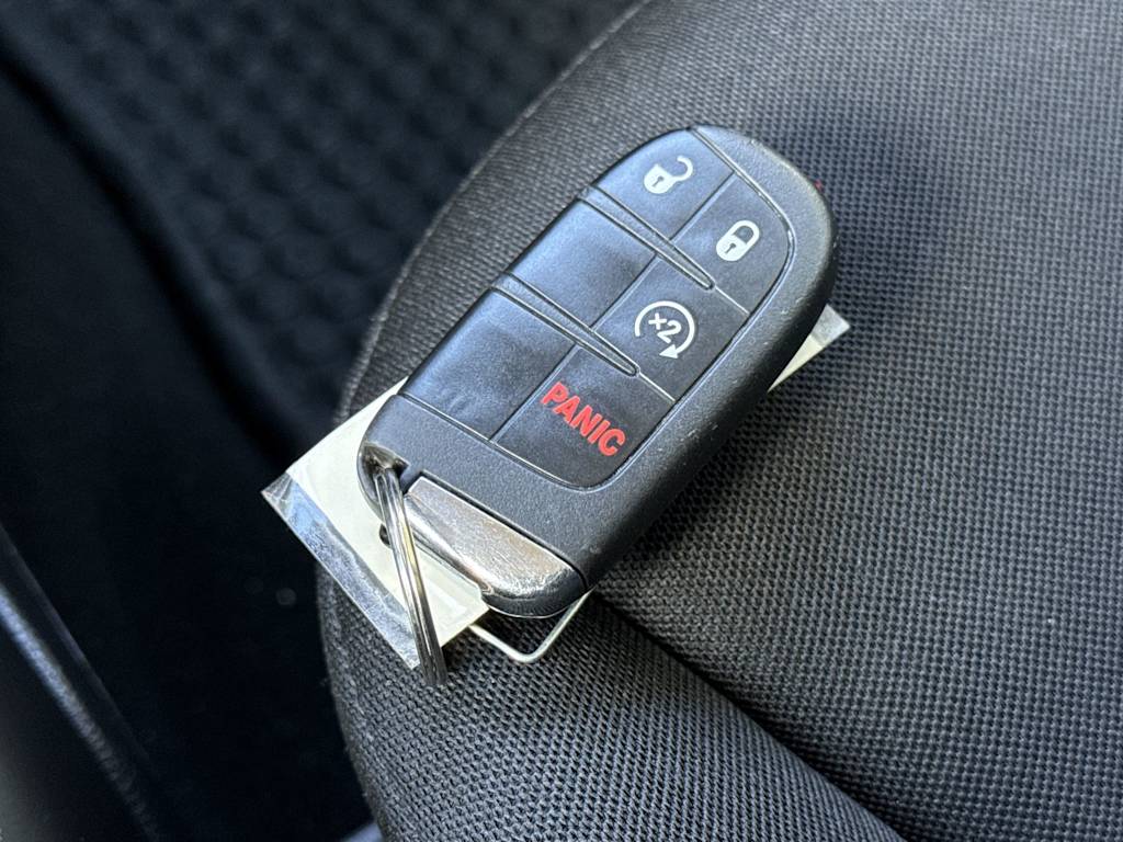 Thumbnail: 2019 Jeep Renegade - 18