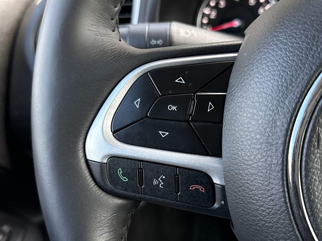 Thumbnail: 2019 Jeep Renegade - 30