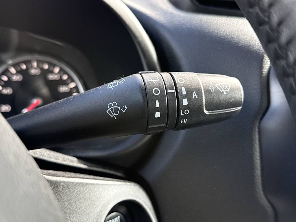 Thumbnail: 2019 Jeep Renegade - 32