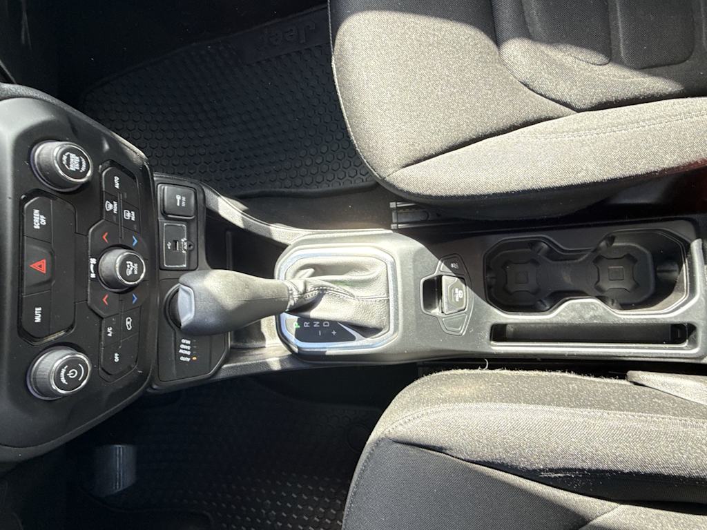 Thumbnail: 2019 Jeep Renegade - 15