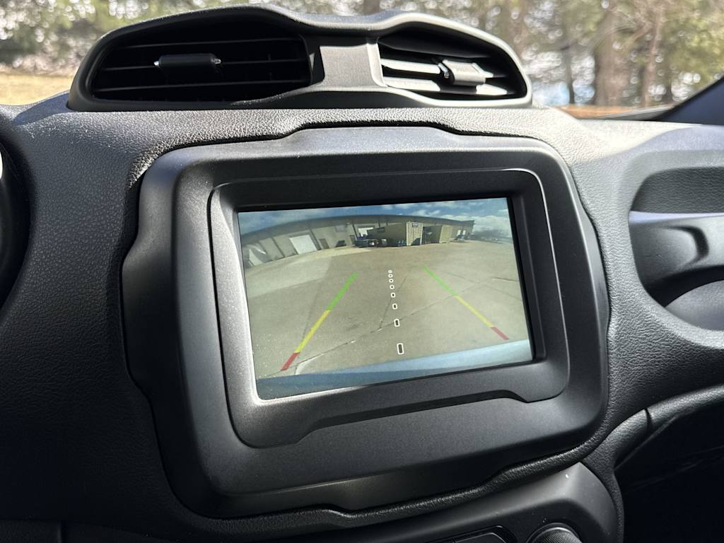 Thumbnail: 2019 Jeep Renegade - 34