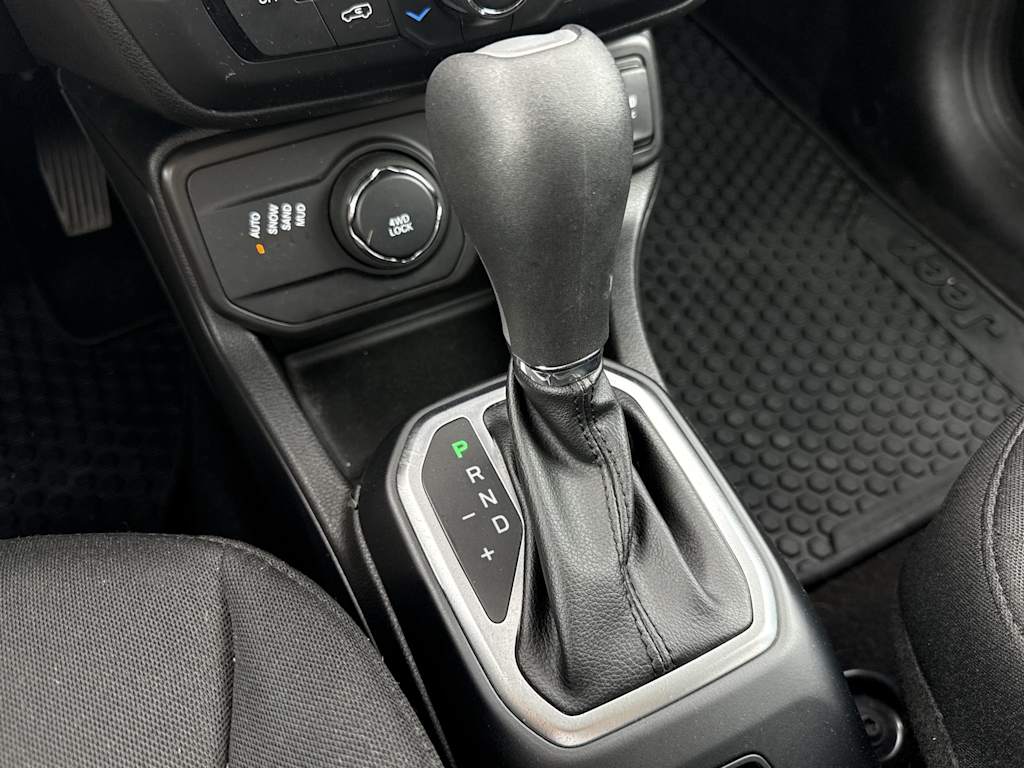 Thumbnail: 2019 Jeep Renegade - 37