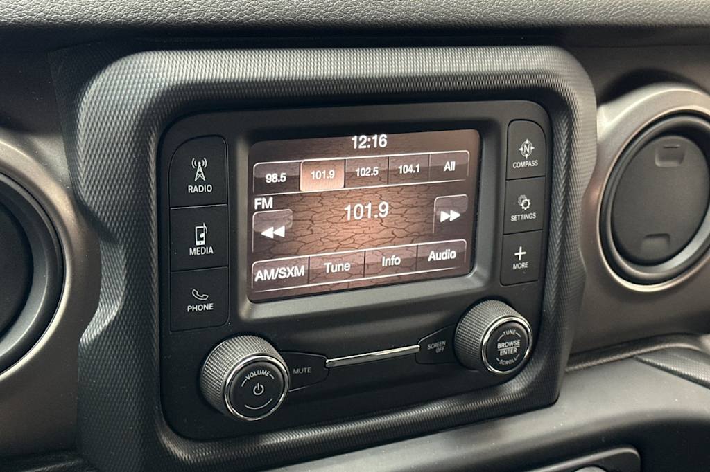 Thumbnail: 2020 Jeep Wrangler - 13