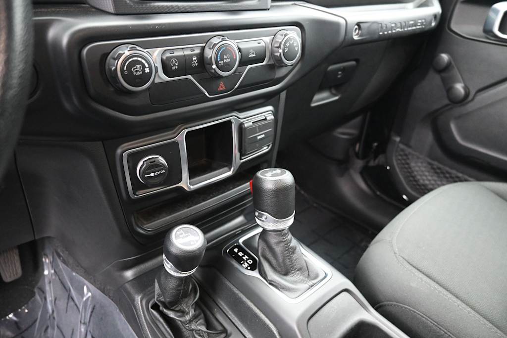 Thumbnail: 2021 Jeep Wrangler - 10