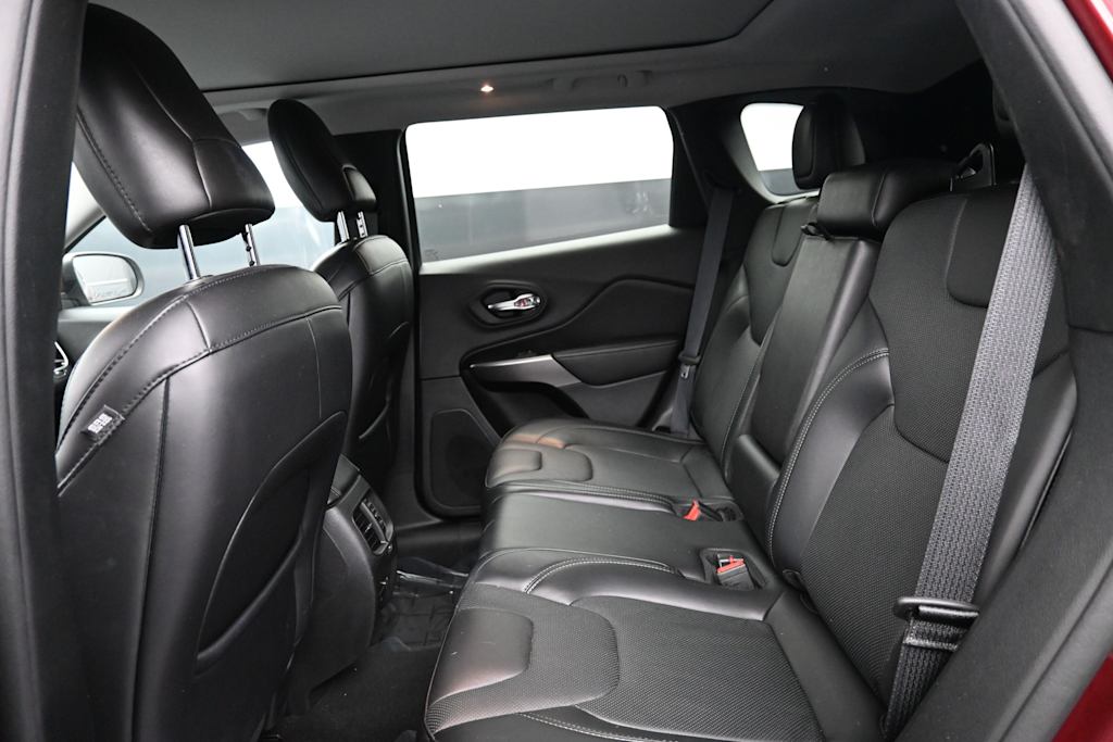 Thumbnail: 2020 Jeep Cherokee - 8