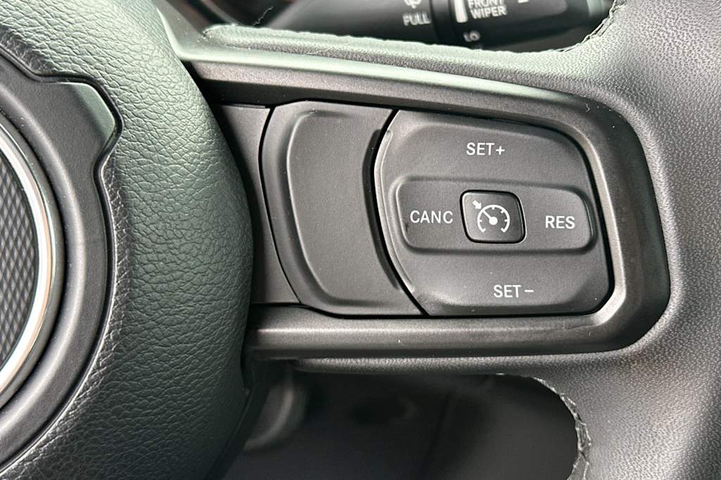 Thumbnail: 2023 Jeep Gladiator - 31