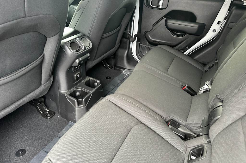 Thumbnail: 2023 Jeep Gladiator - 11