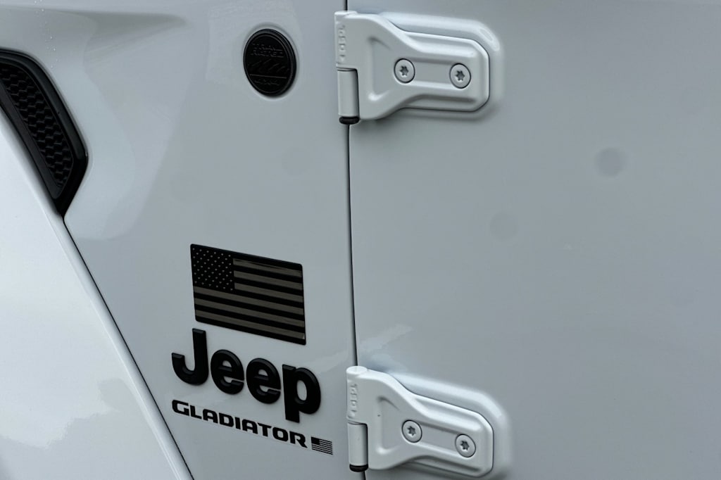 Thumbnail: 2023 Jeep Gladiator - 7