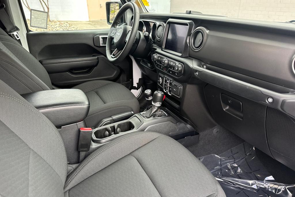 Thumbnail: 2023 Jeep Gladiator - 12