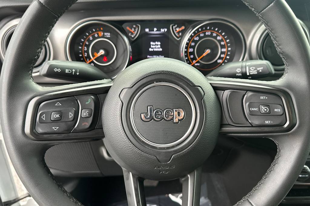 Thumbnail: 2023 Jeep Gladiator - 29