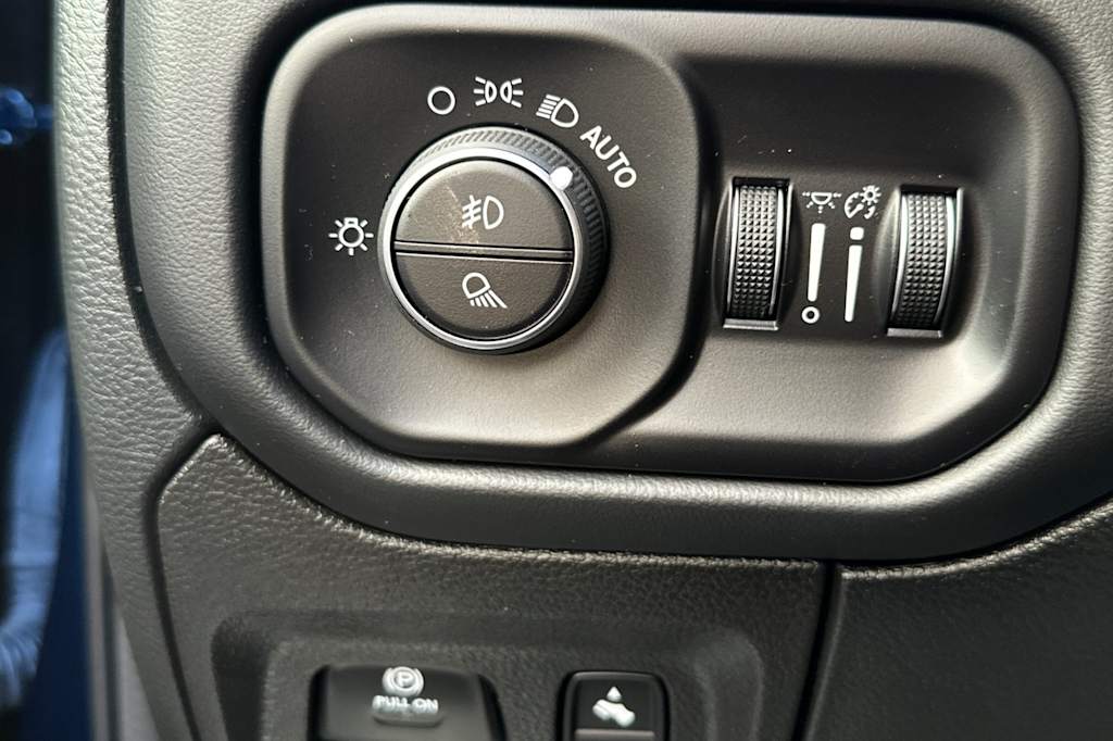 Thumbnail: 2023 RAM 1500 - 32