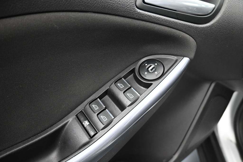 Thumbnail: 2014 Ford Focus - 15