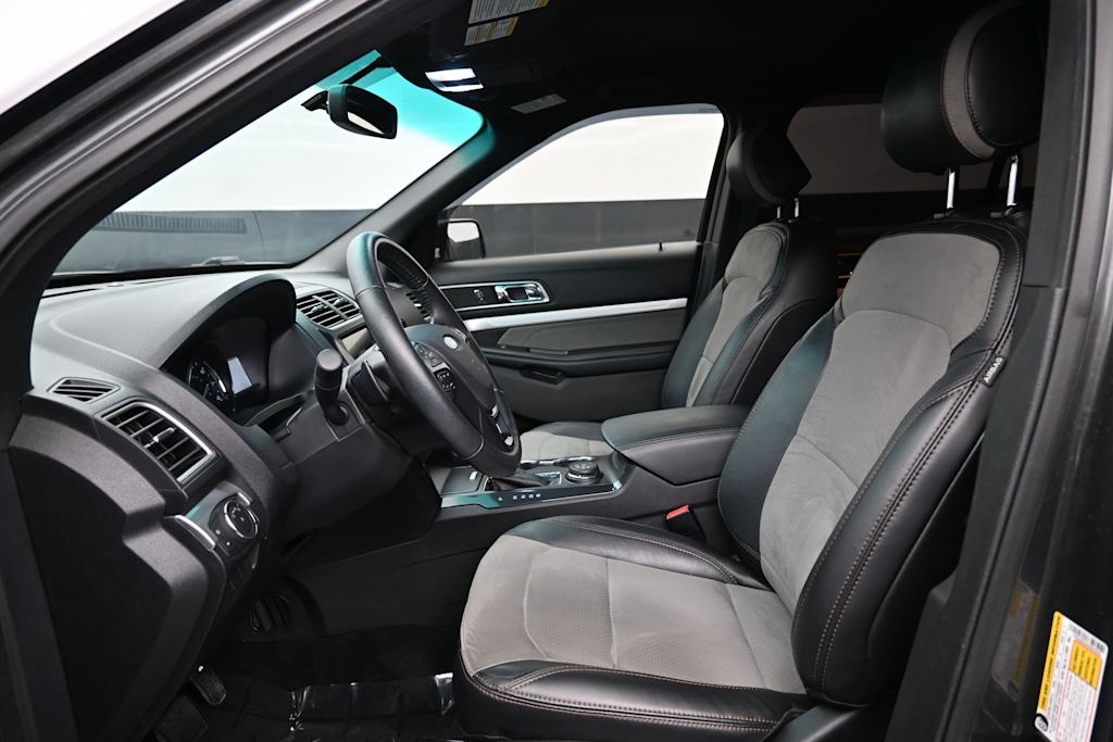 Thumbnail: 2017 Ford Explorer - 8