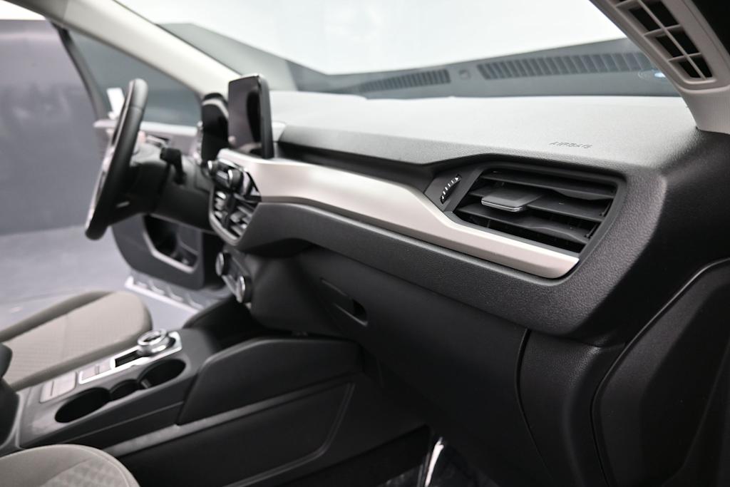 Thumbnail: 2022 Ford Escape - 7