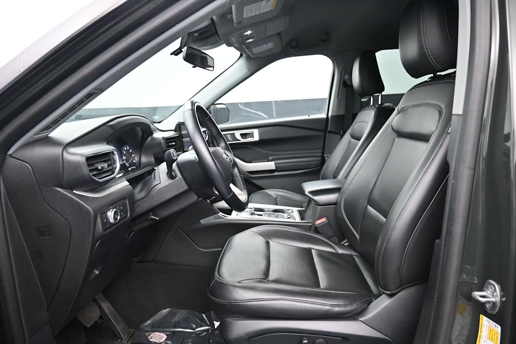 Thumbnail: 2022 Ford Explorer - 7