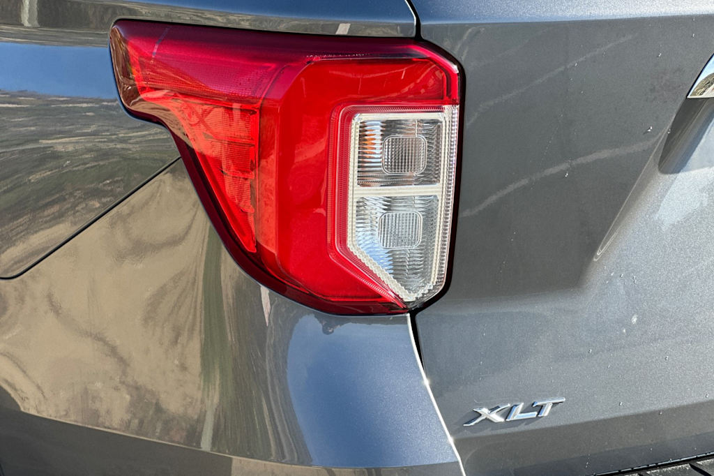 Thumbnail: 2022 Ford Explorer - 7