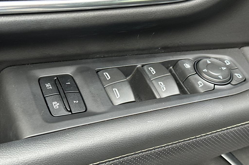 Thumbnail: 2023 GMC Yukon - 21