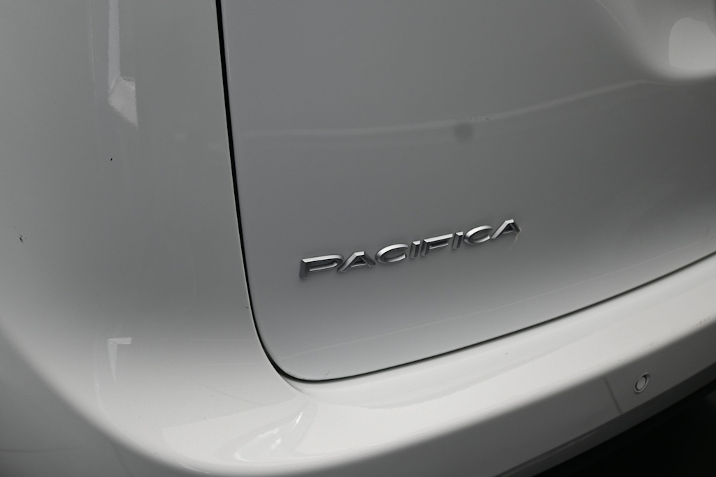 Thumbnail: 2023 Chrysler Pacifica - 22