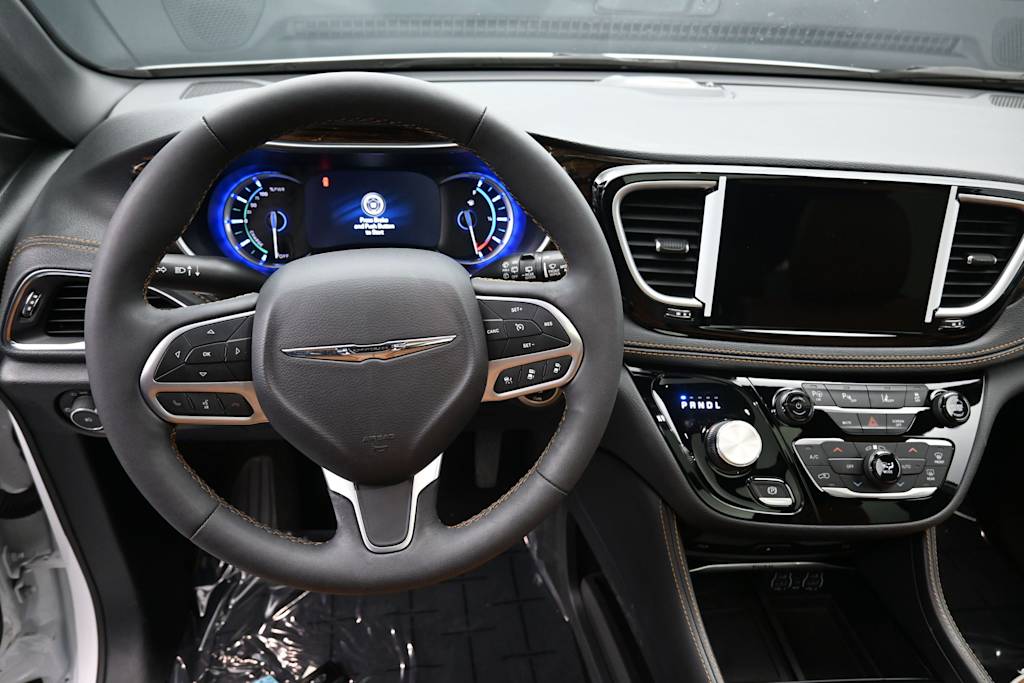 Thumbnail: 2023 Chrysler Pacifica - 2