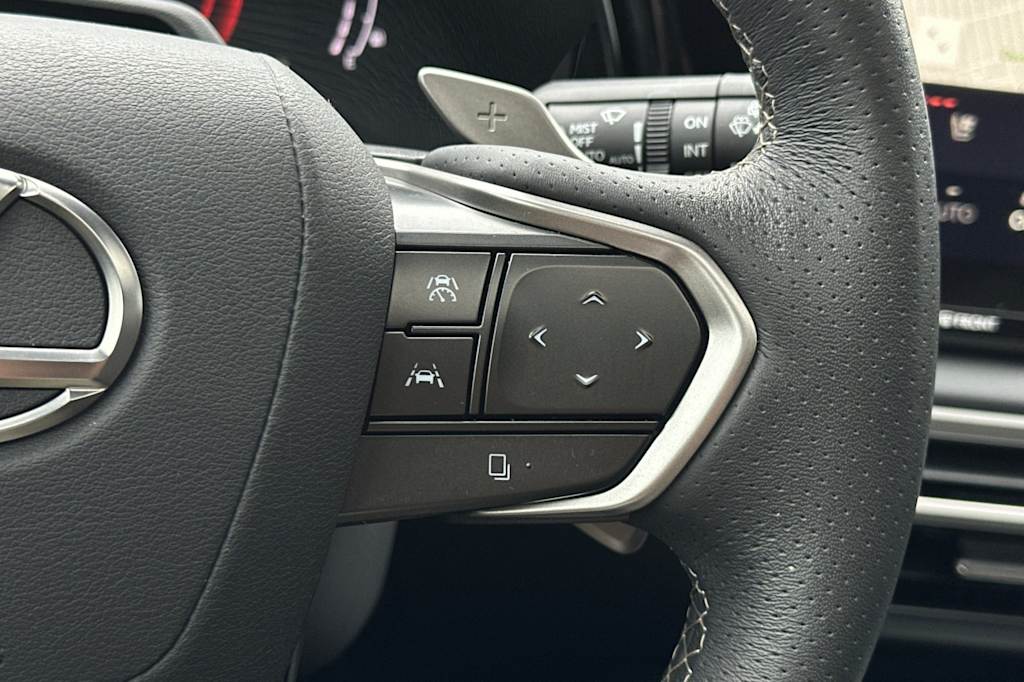 Thumbnail: 2024 Lexus RX - 31