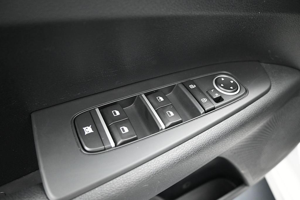 Thumbnail: 2024 Kia Forte - 17