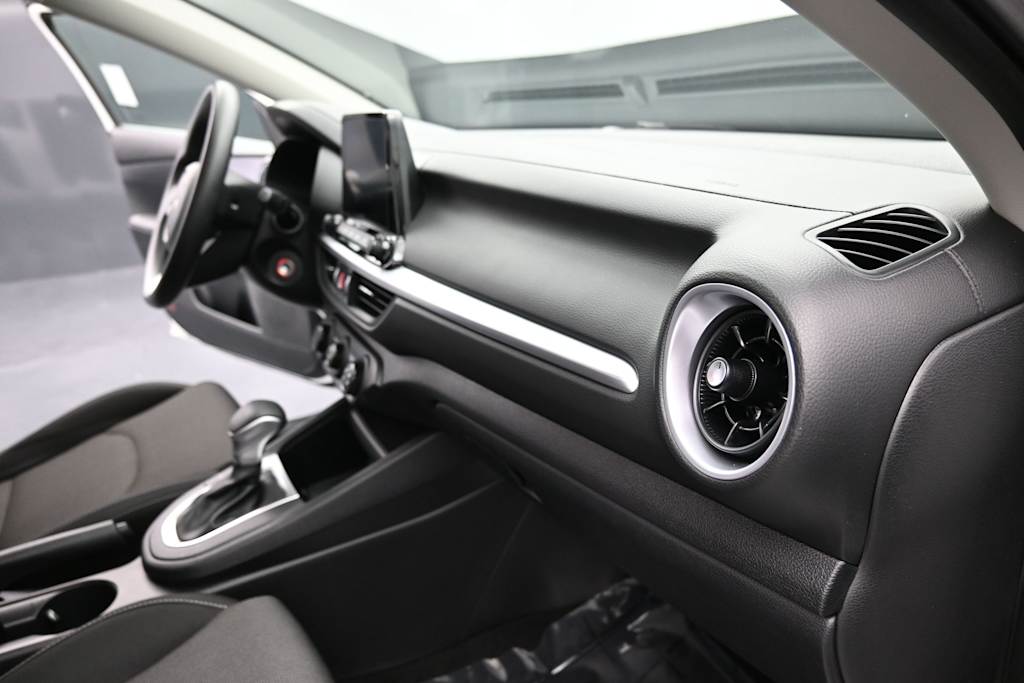 Thumbnail: 2024 Kia Forte - 7
