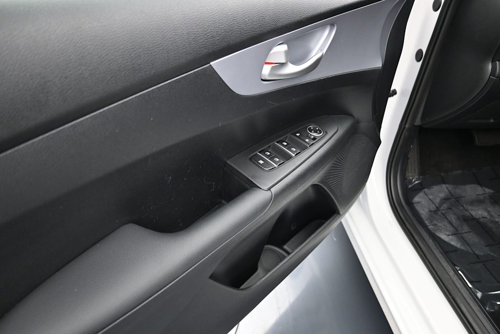 Thumbnail: 2024 Kia Forte - 18