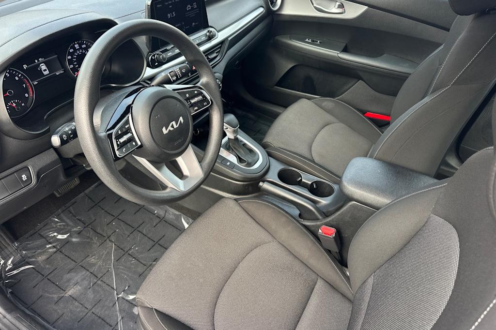 Thumbnail: 2023 Kia Forte - 9