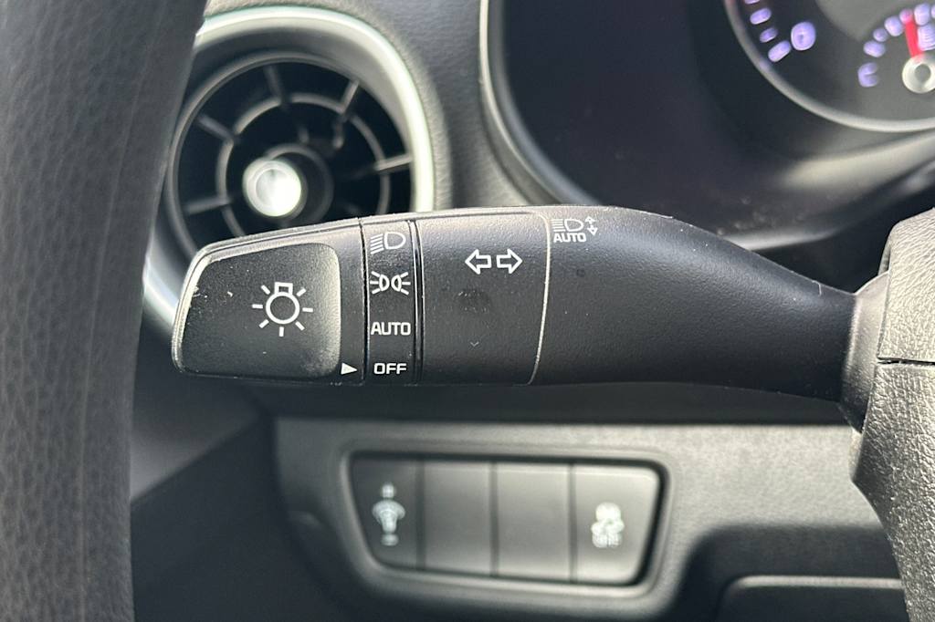 Thumbnail: 2023 Kia Forte - 31