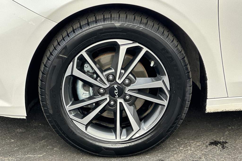 Thumbnail: 2023 Kia Forte - 7