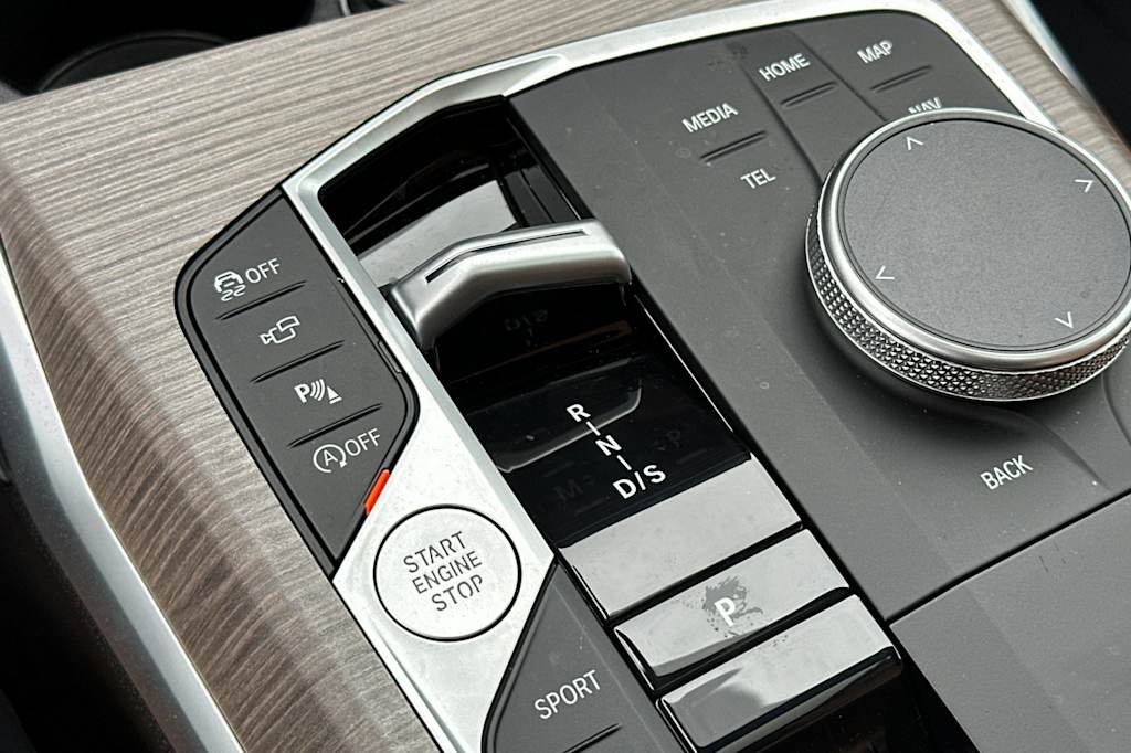 Thumbnail: 2025 BMW 3 Series - 13