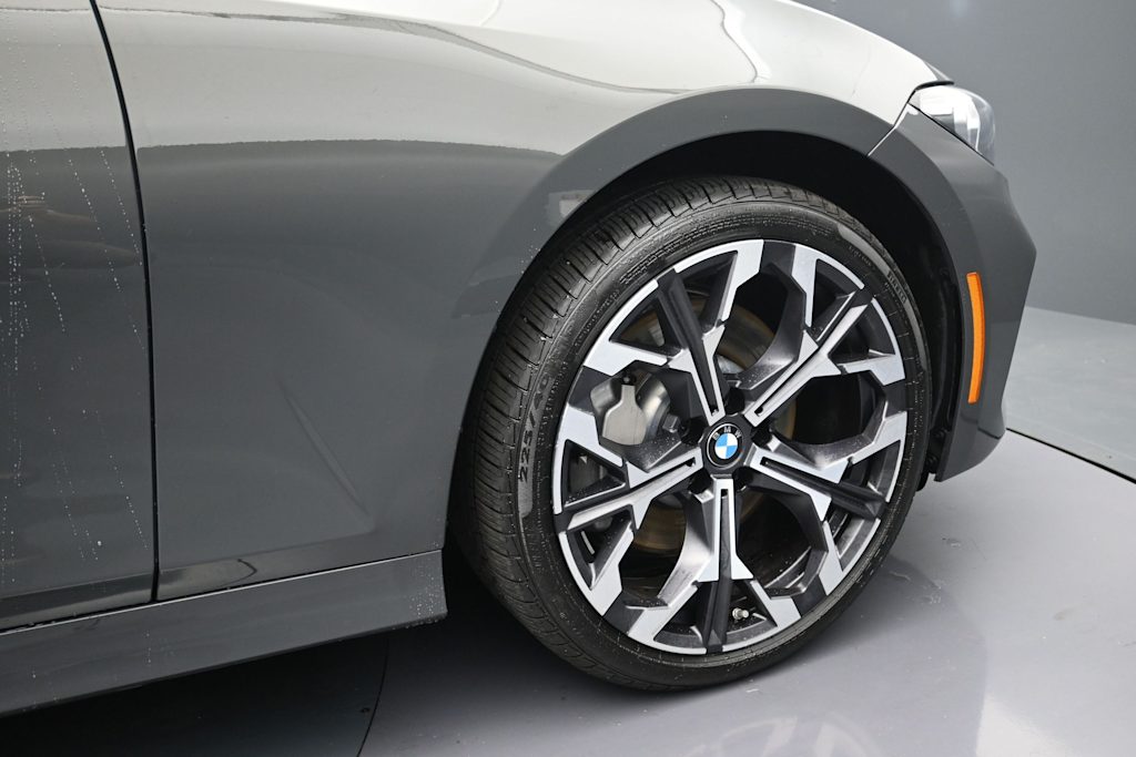 Thumbnail: 2026 BMW 3 Series - 6
