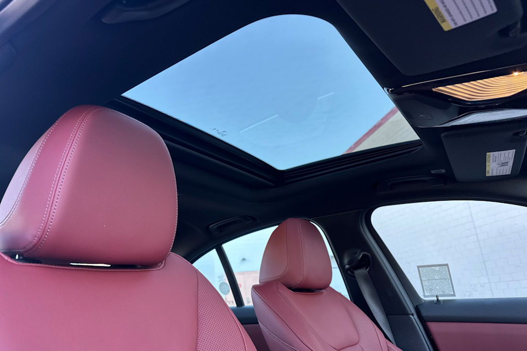 Thumbnail: 2025 BMW 3 Series - 23