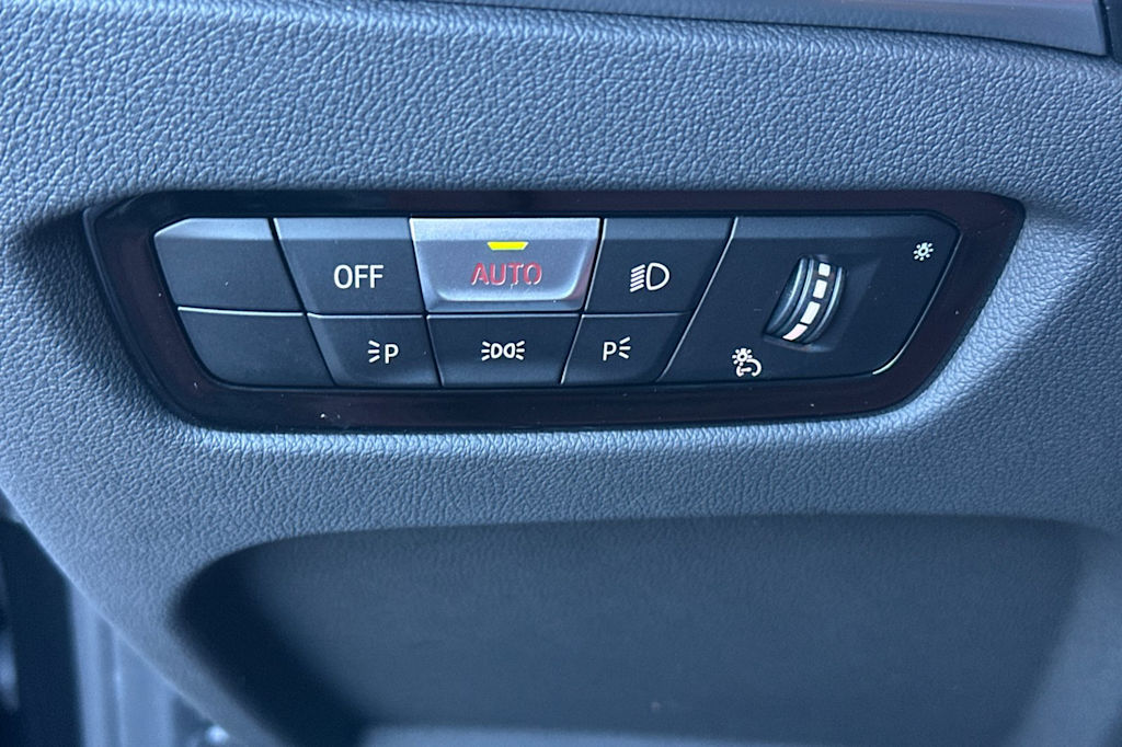 Thumbnail: 2025 BMW 3 Series - 32