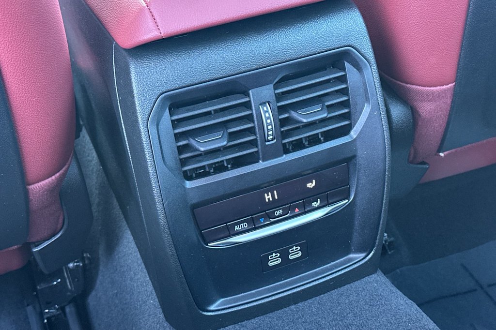 Thumbnail: 2025 BMW 3 Series - 22