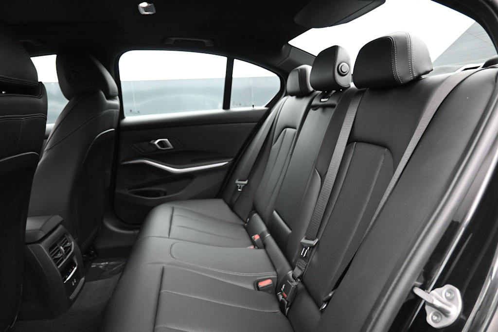 Thumbnail: 2026 BMW 3 Series - 9