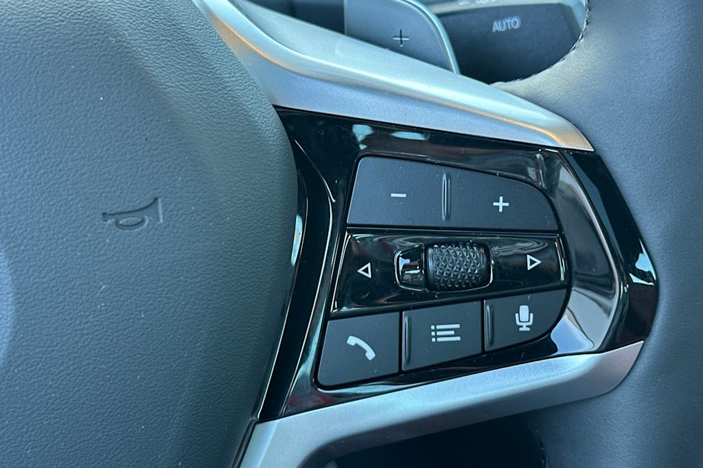 Thumbnail: 2025 BMW 3 Series - 28