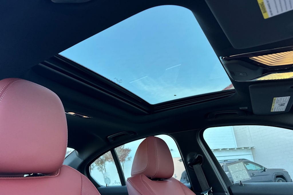 Thumbnail: 2025 BMW 3 Series - 24